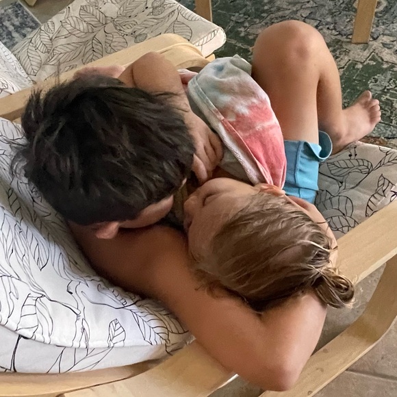 Meet your Posher, Sunny!☀️ - Picture 2 of 12